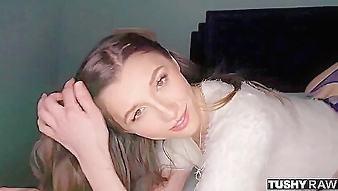 Saria and aley cunt with memor carly