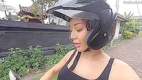 Hawt couple fucking in the kitchen