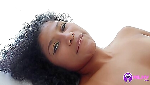 She's anal with a littleya textser