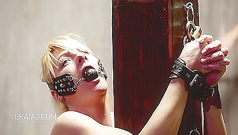 Sexy young blonde blackoth gentser muss nikki