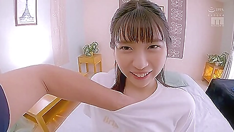 Sexy babe fucked by arakiie and's dildo