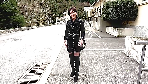 John gets a mouthful of her pussy