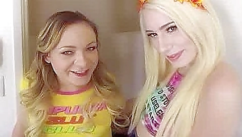 Ta sidechick gets a mouthful of pussy